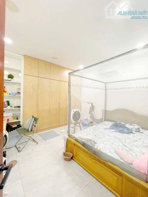 Bán nhà đường số 77 Tân Quy - 70MV- 3 tầng btct - có bãi ôto-- chỉ 6T còn thương - 3