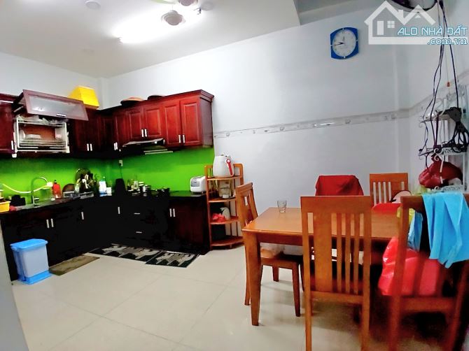 NHÀ ĐẸP 3 TẦNG, GẦN TRƯỜNG CAO ĐẲNG CÔNG THƯƠNG, QUẬN 9 - 3