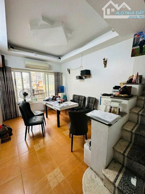 PHÂN LÔ QUÂN ĐỘI - THANG MÁY- OTO ĐỖ CỬA VÀO NHÀ - HÀNG XÓM TƯỚNG TÁ - 3