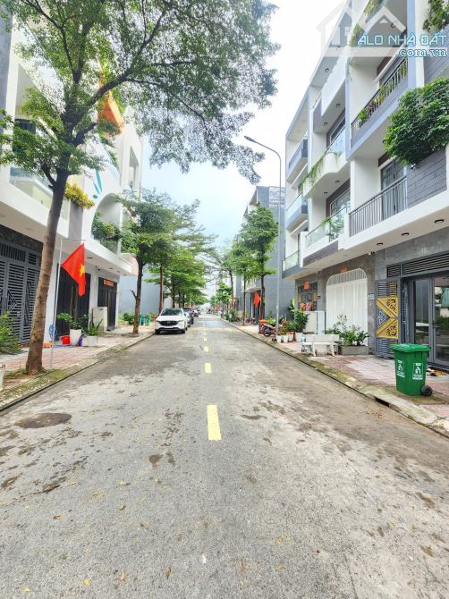Bán nhà mới 1T2L 4x15.5m, đường D2 KDC Lộc Phát p. Thuận Giao, full nội thất - 3