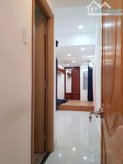 BÁN NHÀ NGUYỄN VĂN CỪ,3 TẦNG, 30M2, GIÁ  4,4 TỶ - 3