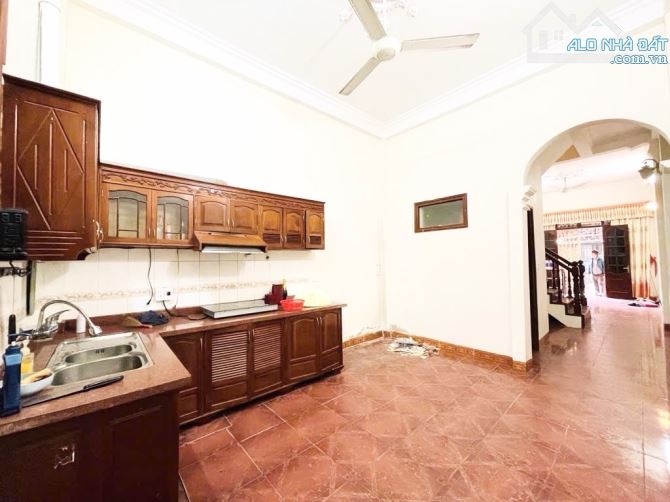 Bán nhà Phố Khương Trung. 60m2. 4 tầng. Ô tô vào nhà . Giá 13.9 tỷ - 2