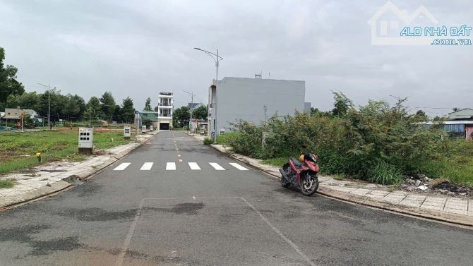 Lô góc 2 mặt tiền trong khu TĐC Bình Đức, giáp sông Sài Gòn, ra đến chợ Lái Thiêu 700m - 3