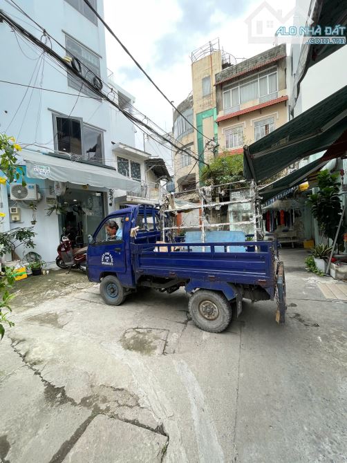 HXH - HOÀNG HOA THÁM - 5 TẦNG - 74m2 - NGANG 8M - LÔ GÓC-DT 500TR/Năm - CHỈ 11.2 T - 3