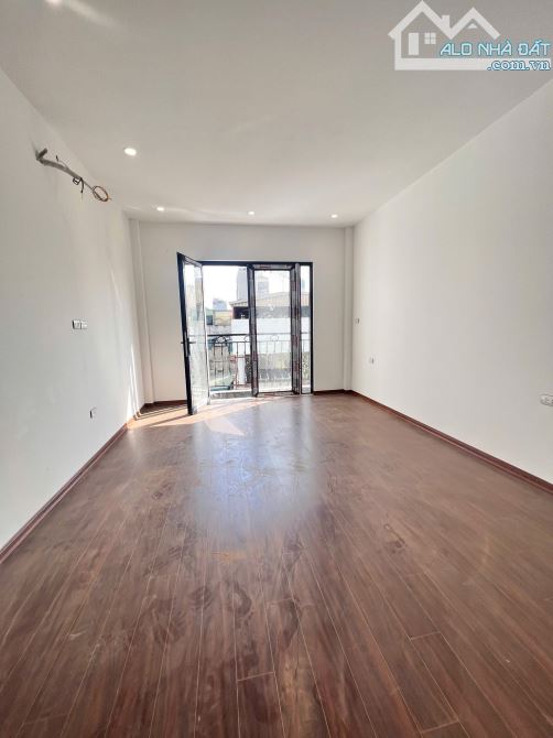 BÁN NHÀ NGÕ 152 HÀO NAM, 7 TẦNG THANG MÁY, XÂY MỚI, Ô TÔ ĐỖ CỬA 50m2 MT 3,8m 21,9 tỷ. - 3