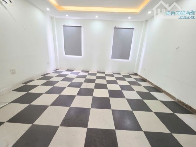 Cho thuê nhà nguyên căn 4.5 tầng Khu Quân đội 918, Phúc Đồng - 75m², ô tô tránh - 20 triệu - 3