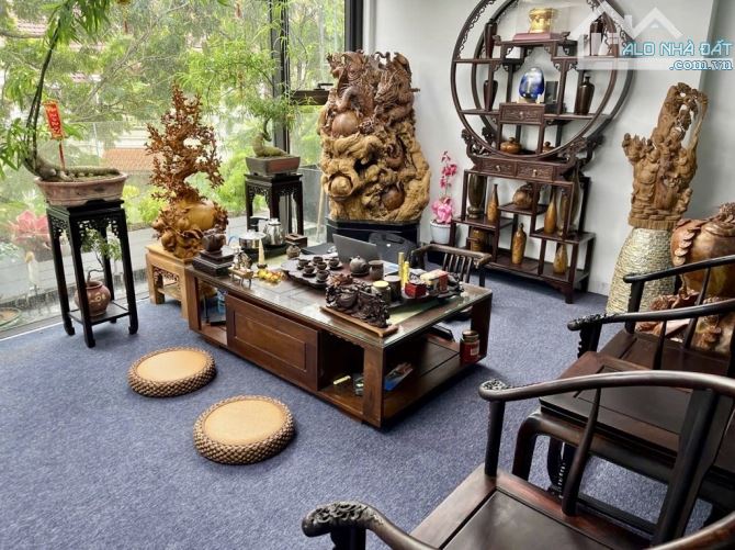 BÁN NHÀ NGUYỄN VĂN HUYÊN- LÔ GÓC, 105M2, 6 TẦNG THANG MÁY, MẶT TIỀN 8M- Ô TÔ TRÁNH- 24 TỶ - 3