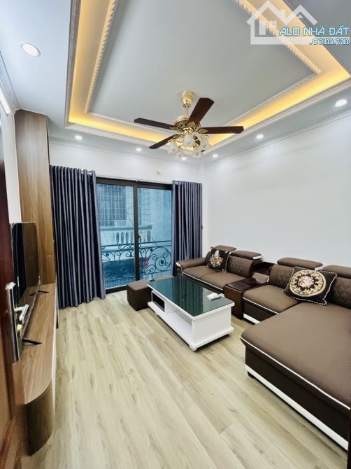 PHÚ LƯƠNG- HĐ - NHÀ MỚI TINH 50m/ 5 TẦNG THANG MÁY - FULL NỘI THẤT XỊN- Ô TÔ ĐỖ CỬA - 3