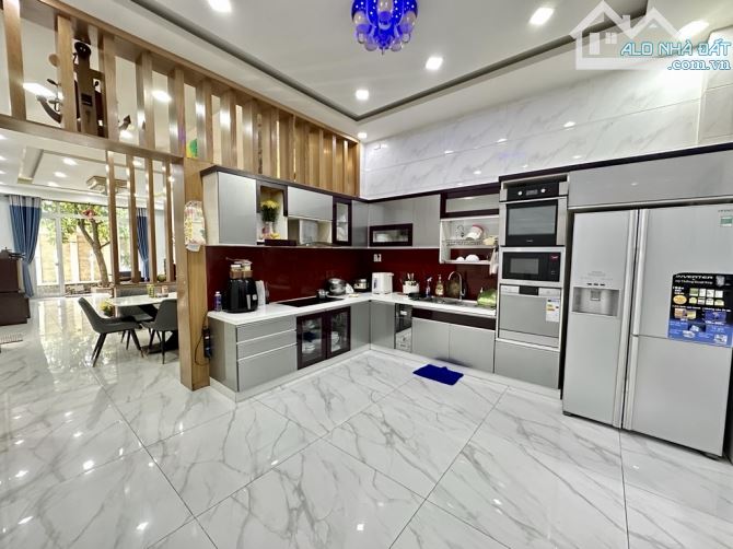 SIÊU PHẨM BIỆT THỰ MINI - NGANG KHỦNG 8M DÀI 20M- ĐƯỜNG 7M THÔNG- 3 TẦNG BTCT- 11 TỈ 370TR - 3