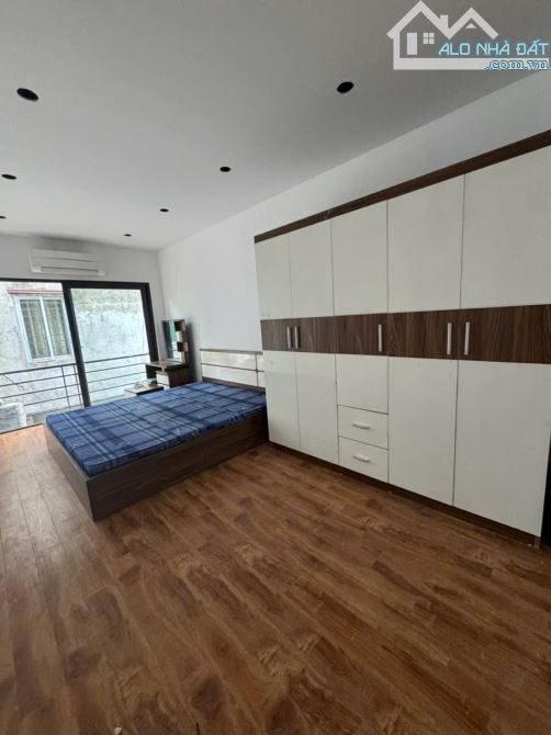 Bán nhà mới phố Phan Đình Giót, 27m2, 3 tầng, lô góc full nội thất giá 3.1tỷ - 3