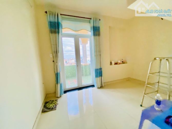 HẺM XE HƠI -  TỈNH LỘ 10- NHÀ 5 TẦNG BTCT - GẦN 90M2 - NGANG 8M - NHỈNH 9 TỶ - 3