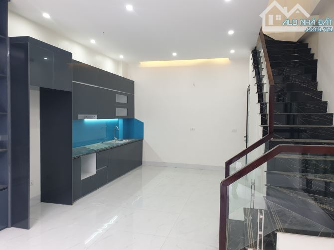 BÁN NHÀ ĐẸP 2.6 TỶ 3 TẦNG 50M2 ( TÂY NAM ) NGÕ MẠC THỊ BƯỞI - 3