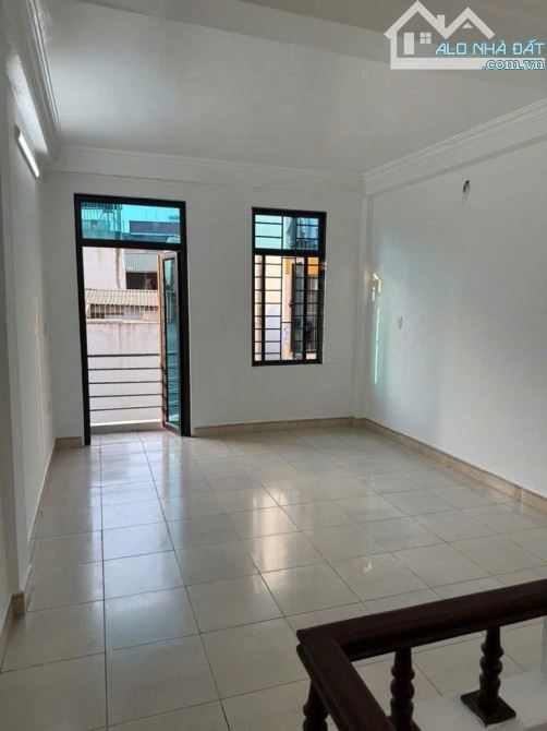 TÔI ĐANG CẦN BÁN CĂN NHÀ 35M2 X 5T TẠI PHỐ KIM GIANG GẦN CẠNH  VIỆN Y HỌC CỔ TRUYỀN - 3
