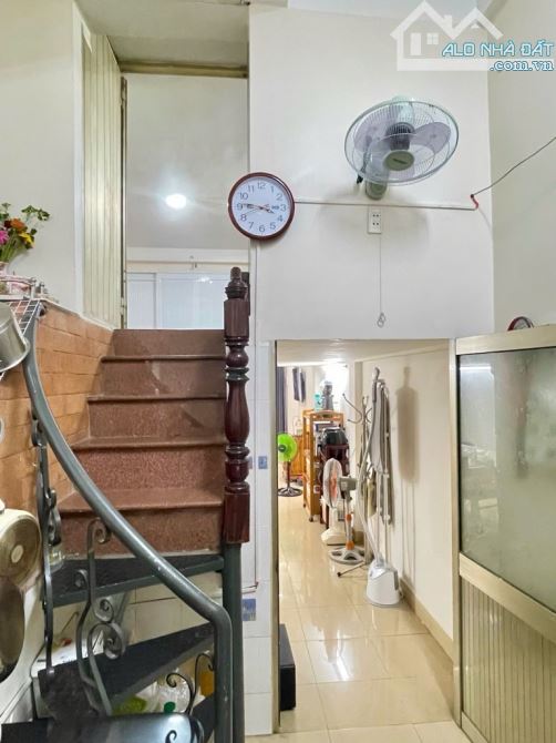 Căn hộ lầu Bạch Vân, P5, Q5. DT 4x18, 2PN. Giá 3 tỷ TL.  🌻 TRUNG TÂM QUẬN 5 SÁT QUẬN 1 - - 3