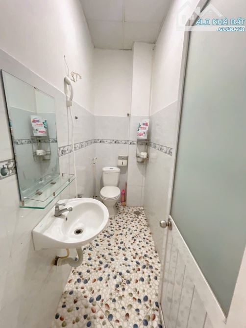 Bình Hòa Tp.HCM Nhà 2 Tầng  DT 100 M2 Giá 3,5 tỷ - 3