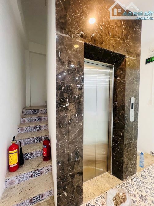 Cho thuê nhà mặt tiền 52 Trần Khắc Chân - Quận 1 - 3