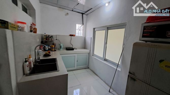 Tập thể Hoàng Quốc Việt, 60m2, 2 ngủ, 1 vệ sinh, tầng 2 chỉ 8 Triệu/th - 3