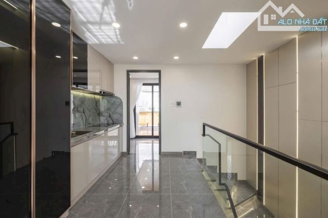 Bán căn nhà FULL NỘI THẤT đường NGUYỄN VĂN KHỐI PHƯỜNG 11 - 37