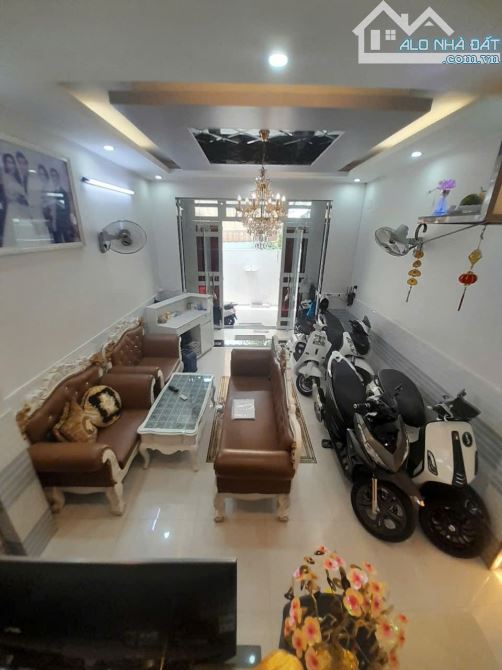 HOÀNG MINH ĐẠO NHÀ ĐẸP Q8 - 4X17.2M - 4 TẦNG - CHỈ 8 TỶ - 4