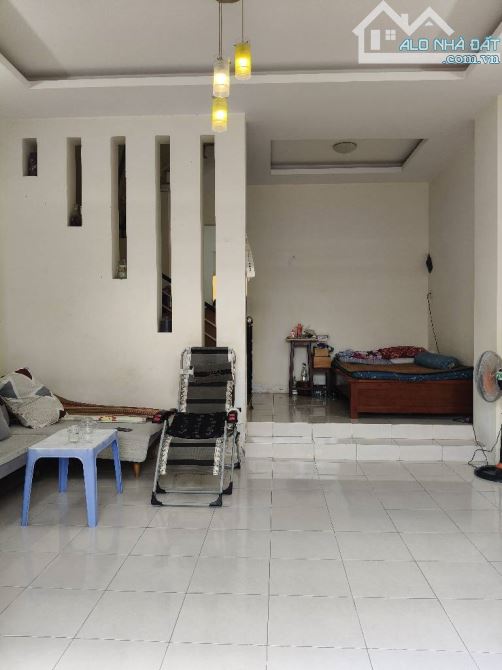 Bán nhà 3 tầng đường THẠNH XUÂN 40, phường THẠNH XUÂN, Q12,Dt 81 m²(5,2x16). Hẻm 8m, giá 5 - 4