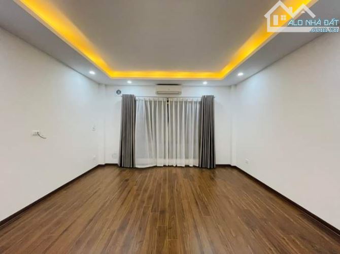 Phố Minh Khai: Gần phố, ngõ thông thoáng, nhà mới ở ngay 43m2, 7 tỷ - 4