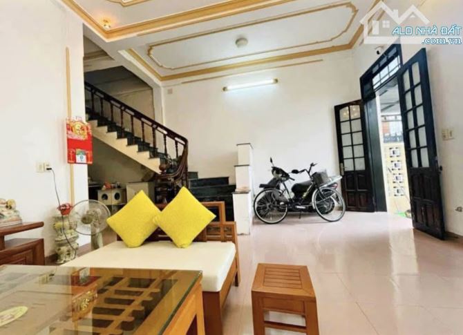 Bán nhà đẹp 02 tầng kiệt oto  Phan Chu Trinh, Tp.Huế giá rẻ chỉ 3,x tỷ - 4