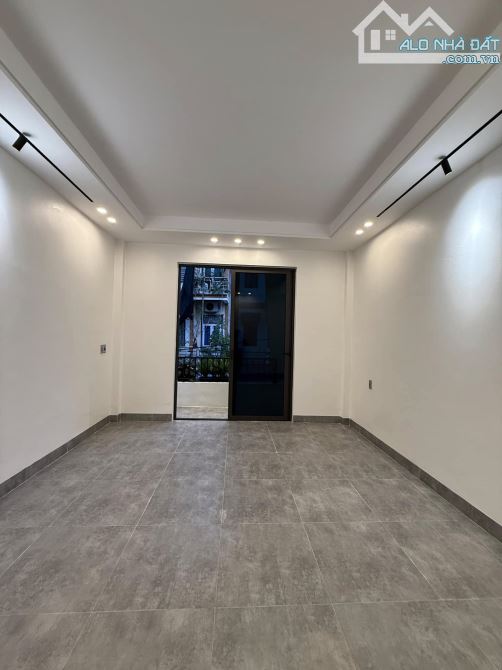 BÁN NHÀ SIÊU ĐẸP 3.15 TỶ 3 TẦNG 71M2 CÓ SÂN ĐỂ Ô TÔ NGÕ GIẢI PHÓNG - 4