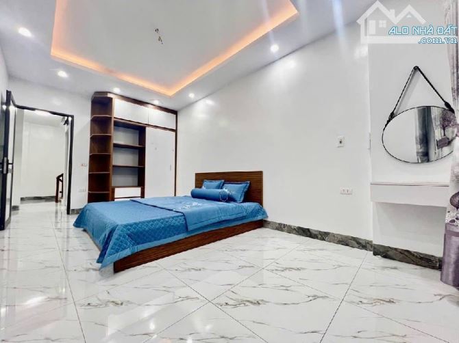 Phố Vĩnh Hưng -Ô Tô Đỗ Cửa - Nhà Mới 40n -6 Tầng - Giá loanh Quanh 7 tỷ - 4