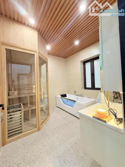 Bán nhà phố Hoa Lư, Lê Đại Hành, Bà Triệu, 5 tầng thang máy, 45m2, hơn 13 tỷ, ngõ thông 3m - 4