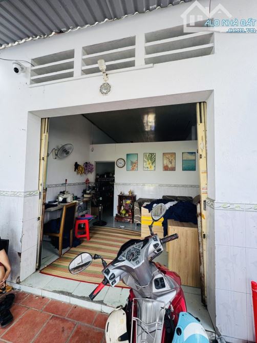 BÁN NHÀ CĂN GÓC - 2 MT -  87M2 - C4 -  THẠNH LỘC - QUẬN 12.  CHỈ :  4,6 TỶ TL TỐT. - 4