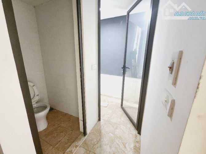 MAI DỊCH 32M x MT 4M GIÁ 8,5 TỶ-LÔ GÓC NGÕ THÔNG KINH DOANH,Ô TÔ QUA NHÀ - 4