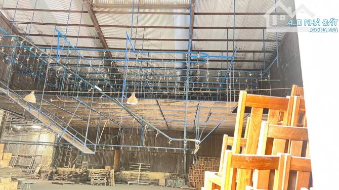 Siêu rẻ hiếm  Bán nhà xưởng đang cho thuê giá trị cao Hơn 100tr / tháng . Với tổng diện tí - 4
