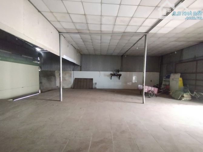 Cho thuê kho đường Tố Hữu, Hà Đông. DT 300m, mái trống nóng, có điện 3fa, nước sạch. Giá 2 - 4