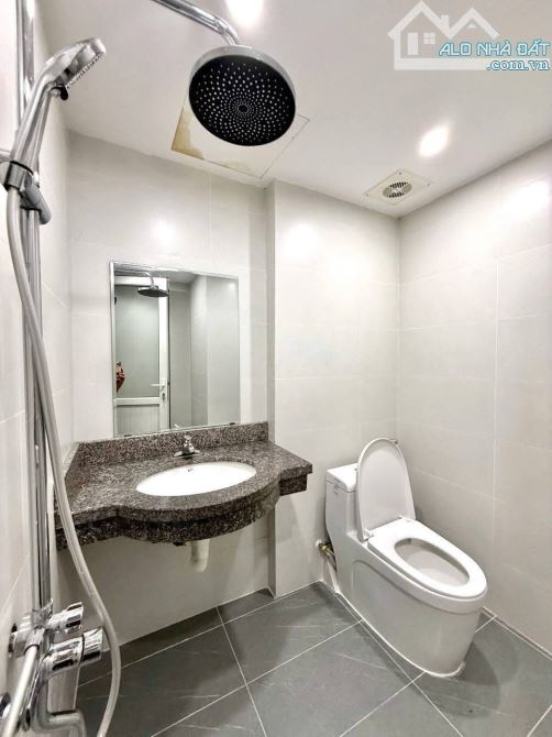 Tặng Full nội thất tiền tỷ. Duy nhất một căn cực đẹp phố Bùi Xương Trạch, DT 30m2, 5 tầng - 4