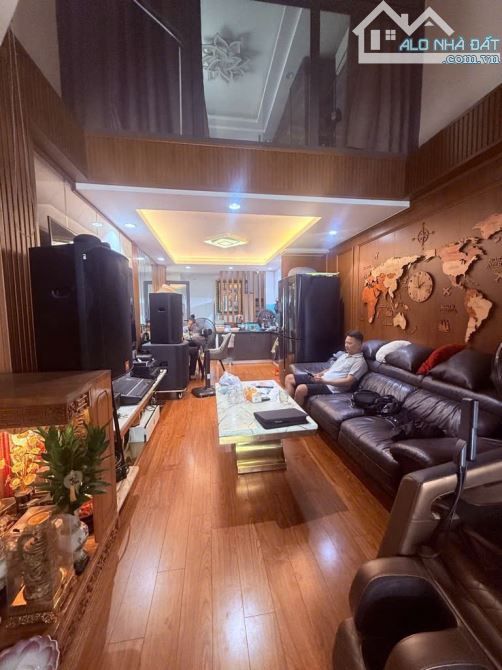 🏠 CHỦ GIẢM SÂU!🥰CHỈ CÒN 7,7 TỶ 👉 GÓC MẶT TIỀN XE TẢI. HỒNG BÀNG. Q11- 31M2 (3.5x9) - 4