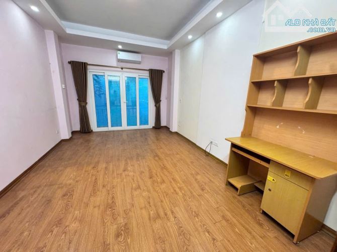 bán nhà TRUNG TÂM CẦU GIẤY - NHÀ ĐẸP LỘNG LẪY - DÂN XÂY CHẮC CHẮN - 5 TẦNG KIÊN CỐ - VUÔNG - 4