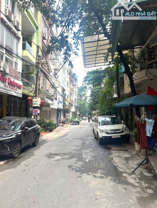 BÁN NHÀ DÂN XÂY PHỐ NGUYỄN CHÍ THANH 65M2 - 5 TẦNG - 21.5 TỶ - 3 BƯỚC RA PHỐ - THỬA VUÔNG - 4