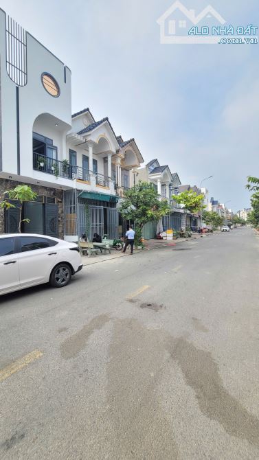 Bán nhà mới 1T1L 4x18m, đường N1 KDC Phú Hồng Thịnh 8 p. Bình Chuẩn, full nội thất - 4