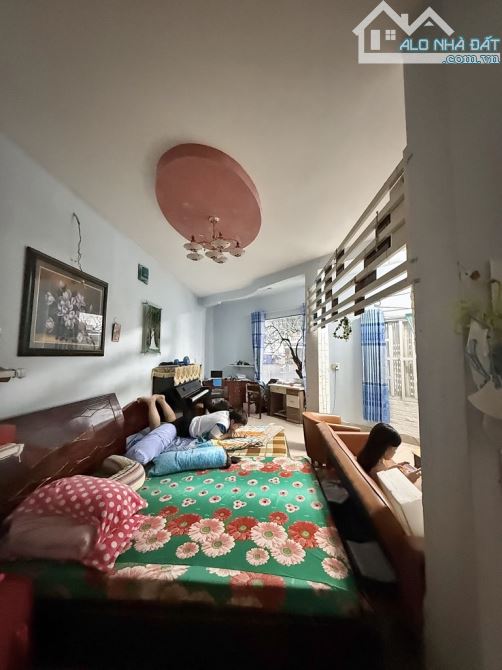Mặt tiền Phạm Văn Chiêu P.8 GV, 3 tầng 93m2 ngang 5,2m , dòng tiền 20tr/th - 4
