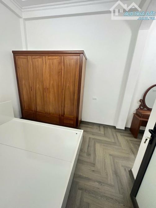 NHÀ PHỐ LA THÀNH 42Mx4T LÔ GÓC- ĐẸP LONG LANH -GẦN Ô TÔ GIÁ 7.98 TỶ - 4