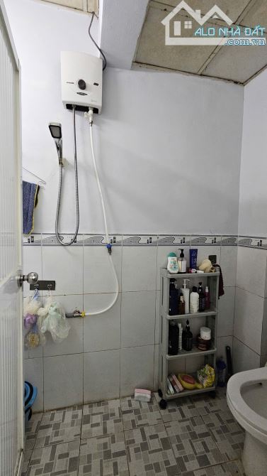 Sát mặt tiền Q4  Ngang 3 dài 16 CÓ 80 TRIÊU M2 - 4