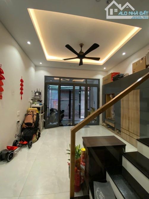 NGAY CV GIA ĐỊNH - HẺM XE HƠI - 4.4 x 14 - 5 TẦNG THANG MÁY - KHU HIẾM NHÀ BÁN - 9.5 TỶ - 4