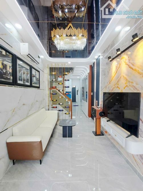 SIÊU PHẨM PHỐ ẨM THỰC NGUYỄN SƠN – TÂN PHÚ – 3 TẦNG FULL NỘI THẤT – ĐƯỜNG 8M CÓ LỀ – GIÁ C - 4