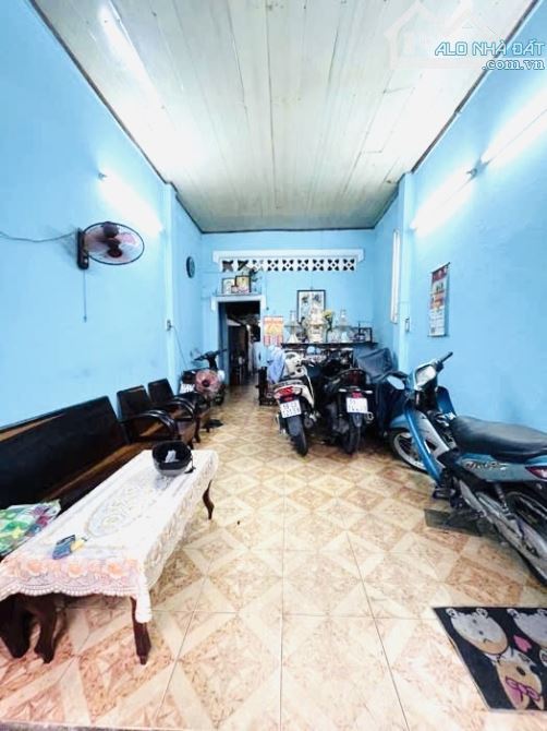 RỘNG RÃI NHƯ Ở QUÊ Ô TÔ ĐỖ GẦN NHÀ  CÁCH HẼM XE HƠI 20M, CÁCH MẶT TIỀN  HOÀNG DIỆU - NGUYỄ - 4