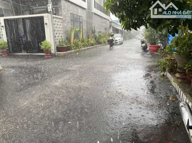 BÁN ĐẤT TẶNG NHÀ CẤP 4 – NGÔ THÌ NHẬM - BỀ NGANG HƠN 9M – KIỆT 6M – 4.x - LCU258 - 3