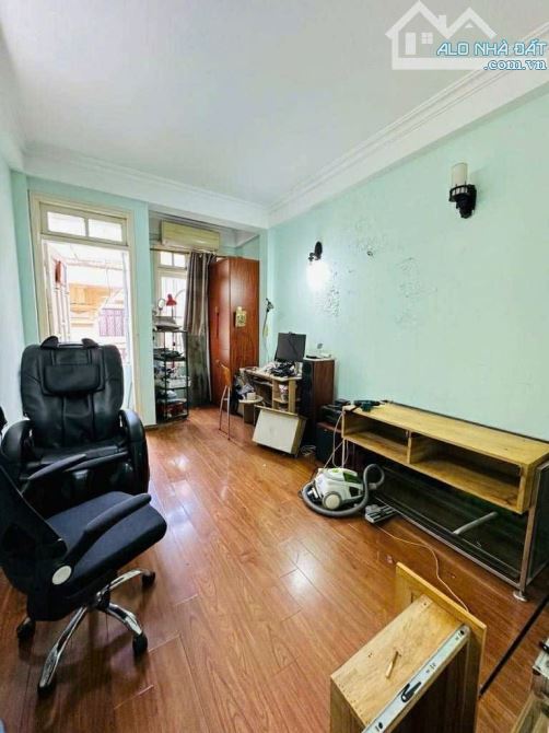 PHÂN LÔ QUÂN ĐỘI - THANG MÁY- OTO ĐỖ CỬA VÀO NHÀ - HÀNG XÓM TƯỚNG TÁ - 4