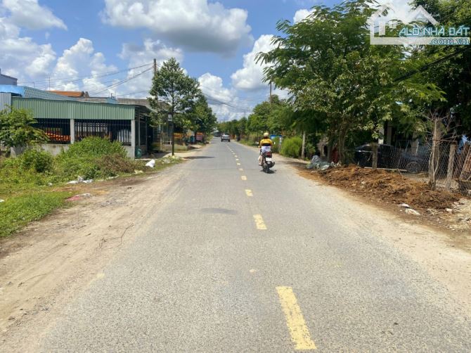 Bán đất 5x42m (199m2) mặt tiền nhựa Bàu Sen xã Hòa Khánh Đông, Đức Hòa, Long An giá 2.3 tỷ - 4