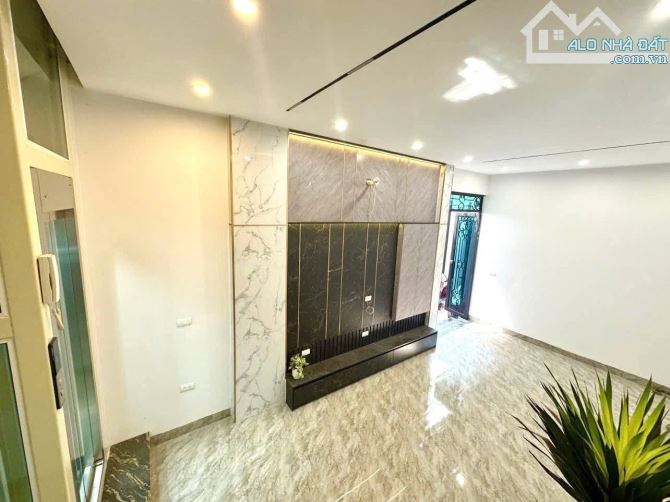 ( BÁN GẤP ) Nhà 6 tầng – Có thang máy – Giá 7,6 tỷ ) đường Thụy Khuê – Sẵn sổ đỏ - Ở luôn. - 4