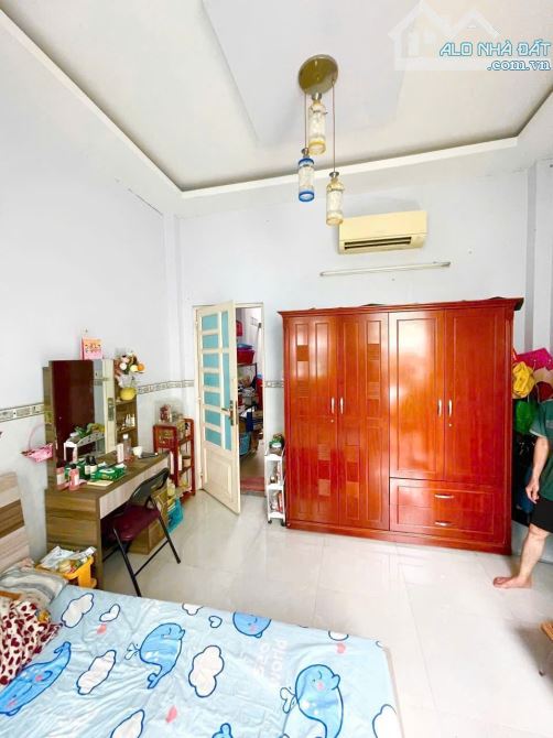 Nhà rộng hẻm ô tô thông, đối diện VinFast Tân Phú, 4.3 tỷ - 4