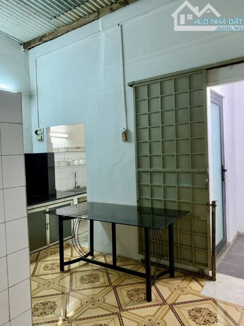 Siêu ngộp ! Bán gấp căn nhà gần chợ Đầu Mối Hóc Môn 94,6m2 - SHR - Giá chỉ 990tr - 4